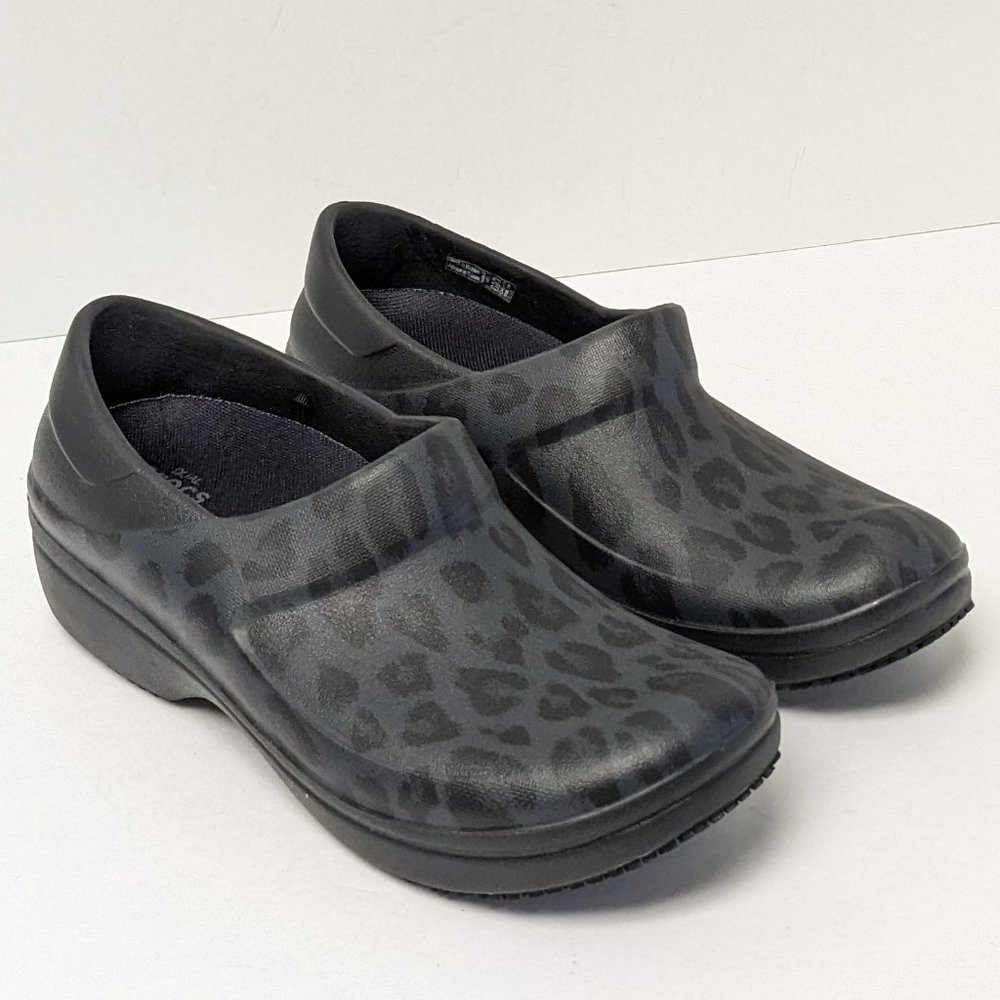 Crocs Neria Pro II Clogs, Black Leopard, Women's 7 M